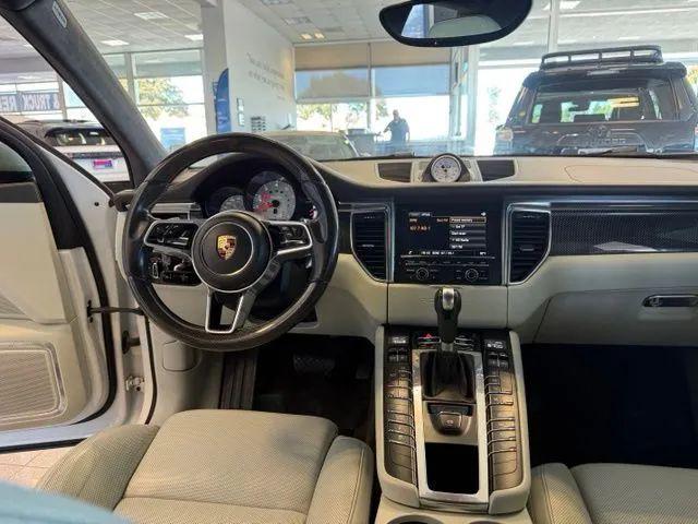 2016 Porsche Macan Turbo