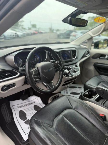 2020 Chrysler Pacifica Touring L
