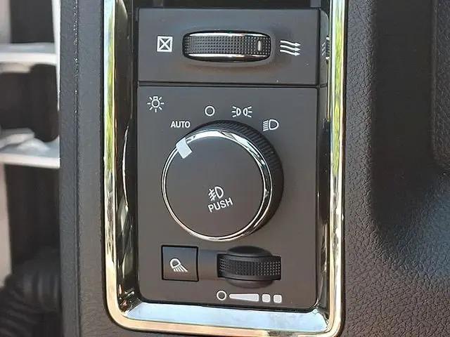 2018 Ram 1500 Night Crew Cab 4x4 5'7" Box