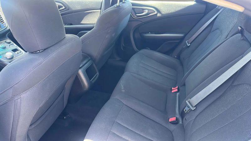 2017 Chrysler 200 Touring