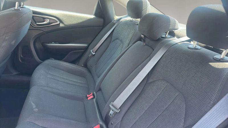 2017 Chrysler 200 Touring
