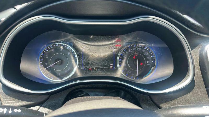 2017 Chrysler 200 Touring