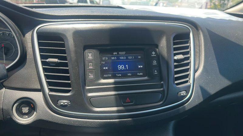 2017 Chrysler 200 Touring