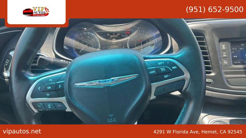 2017 Chrysler 200 Touring