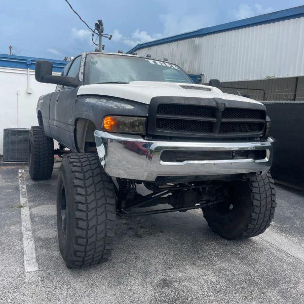 1997 Dodge Ram 2500 ST