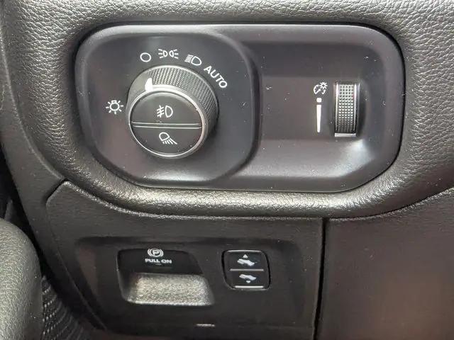 2023 Ram 1500 Big Horn Crew Cab 4x4 57 Box