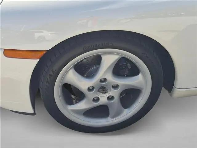 2001 Porsche 911 Carrera