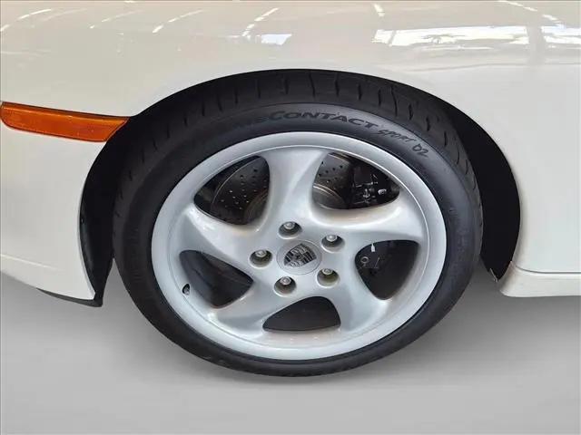 2001 Porsche 911 Carrera