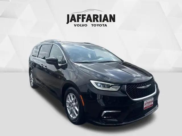 2021 Chrysler Pacifica Touring L for sale in Haverhill, MA