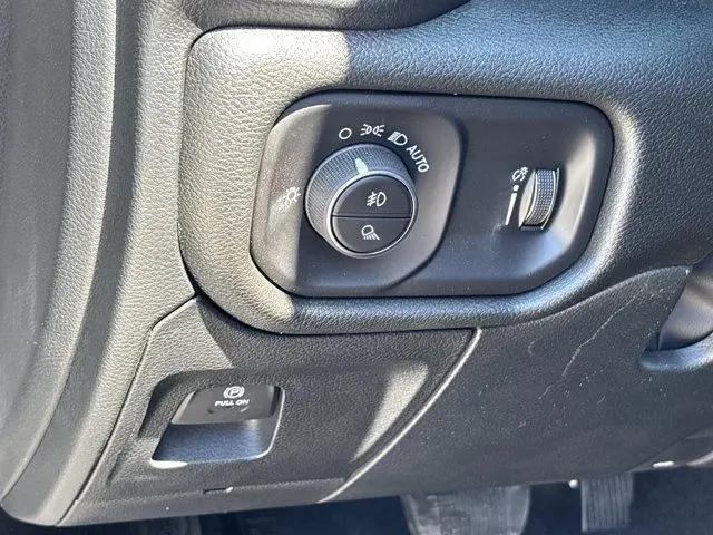2026 Ram 1500 Express Crew Cab 4x4 57 Box