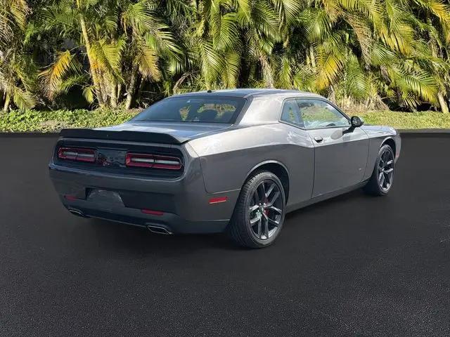2021 Dodge Challenger SXT
