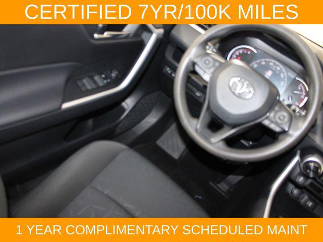 2024 Toyota RAV4 XLE - Photo 17