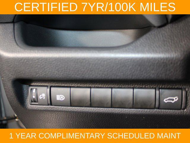 2024 Toyota RAV4 XLE - Photo 20