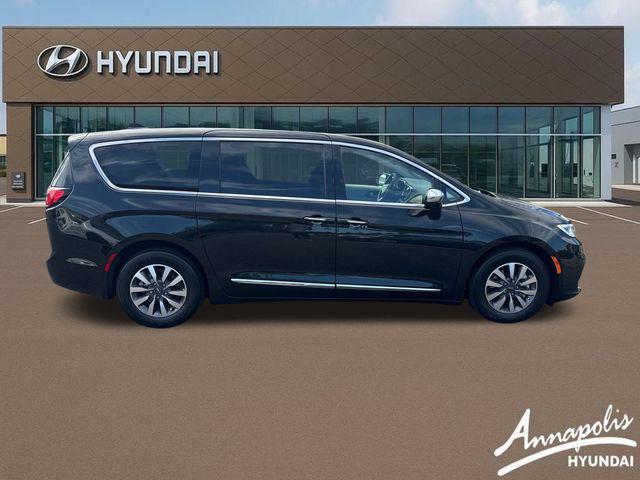 2023 Chrysler Pacifica Hybrid Limited