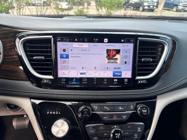 2023 Chrysler Pacifica Hybrid Limited