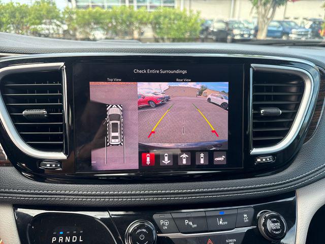 2023 Chrysler Pacifica Hybrid Limited
