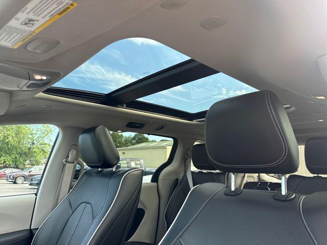 2023 Chrysler Pacifica Hybrid Limited
