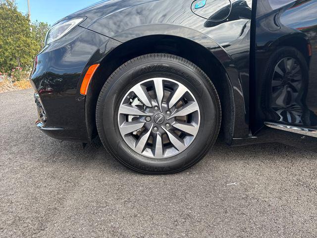 2023 Chrysler Pacifica Hybrid Limited