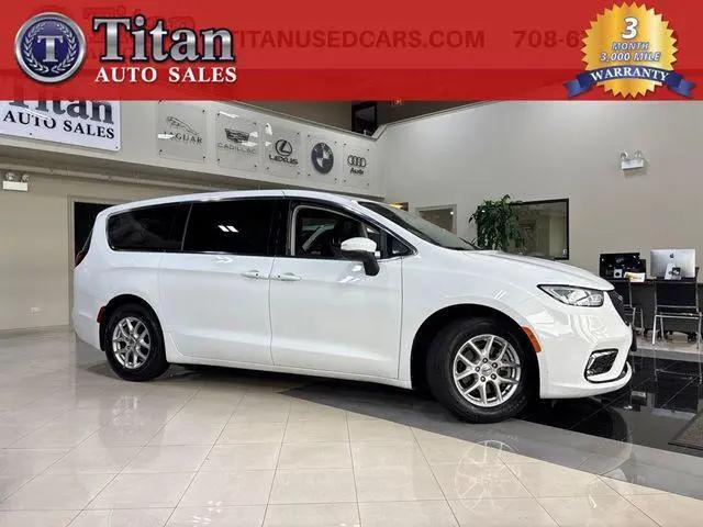 2023 Chrysler Pacifica Touring L for sale in Worth, IL