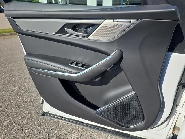 2023 Jaguar F-PACE SVR P550 AWD Automatic