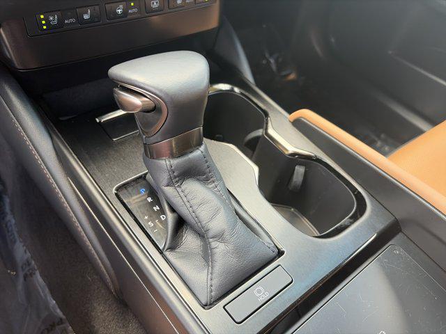 2023 Lexus ES 350 Base