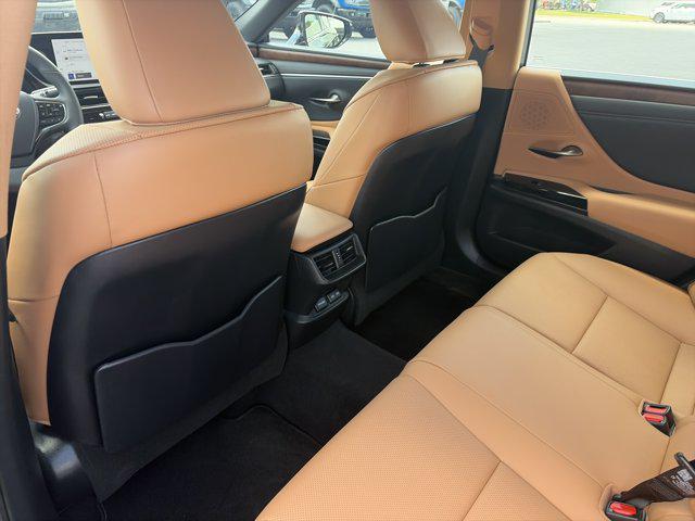 2023 Lexus ES 350 Base