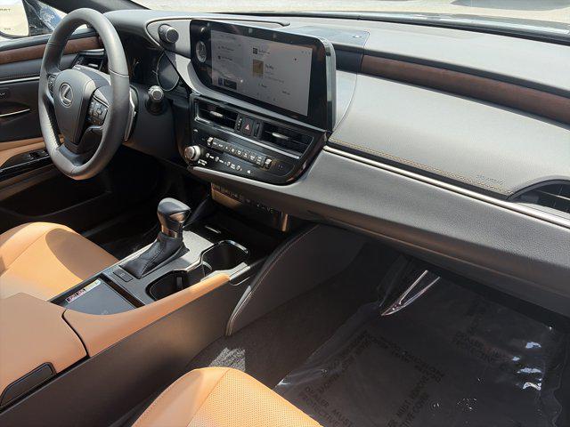 2023 Lexus ES 350 Base