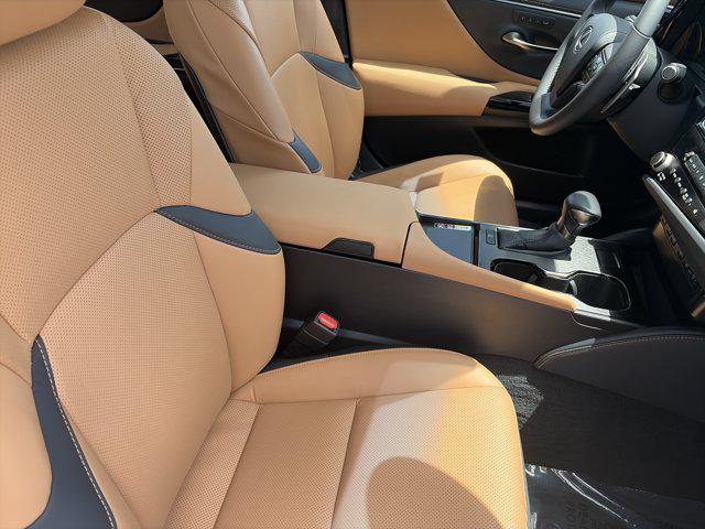 2023 Lexus ES 350 Base