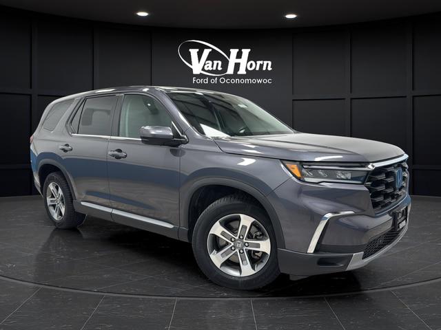 2023 Honda Pilot AWD EX-L 8 Passenger for sale in Oconomowoc, WI