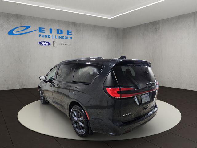 2022 Chrysler Pacifica Touring L AWD