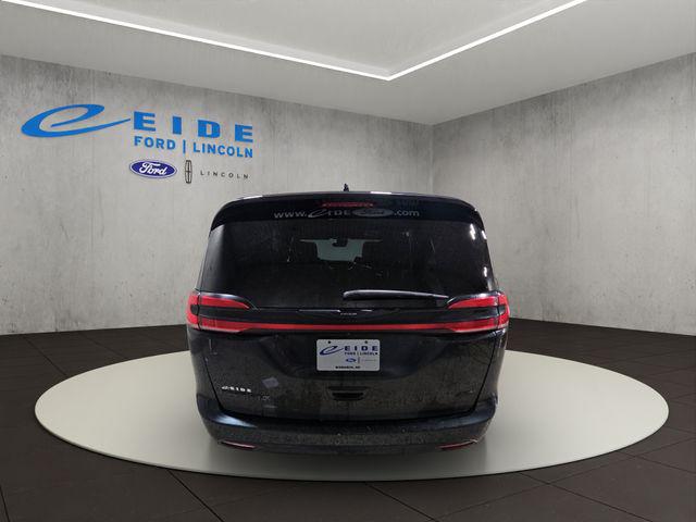 2022 Chrysler Pacifica Touring L AWD