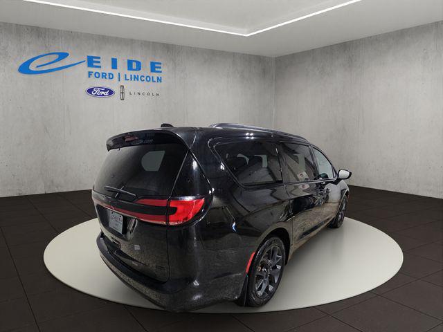 2022 Chrysler Pacifica Touring L AWD