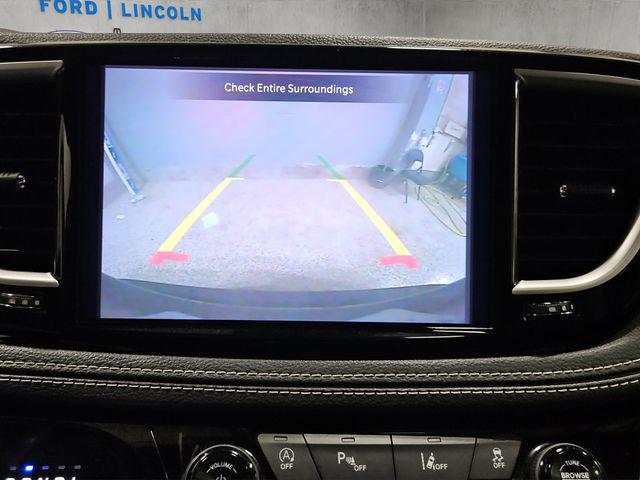 2022 Chrysler Pacifica Touring L AWD