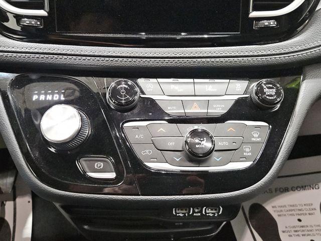 2022 Chrysler Pacifica Touring L AWD