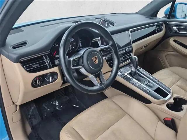 2020 Porsche Macan Macan