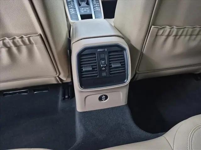 2020 Porsche Macan Macan