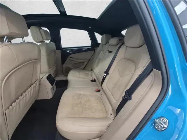 2020 Porsche Macan Macan