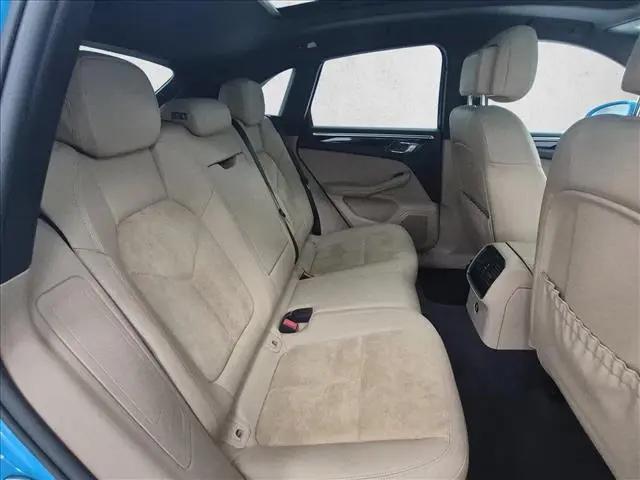 2020 Porsche Macan Macan