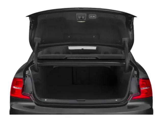 2018 Volvo S90 T5 Momentum