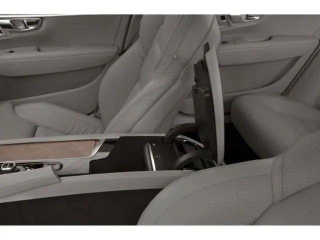 2018 Volvo S90 T5 Momentum