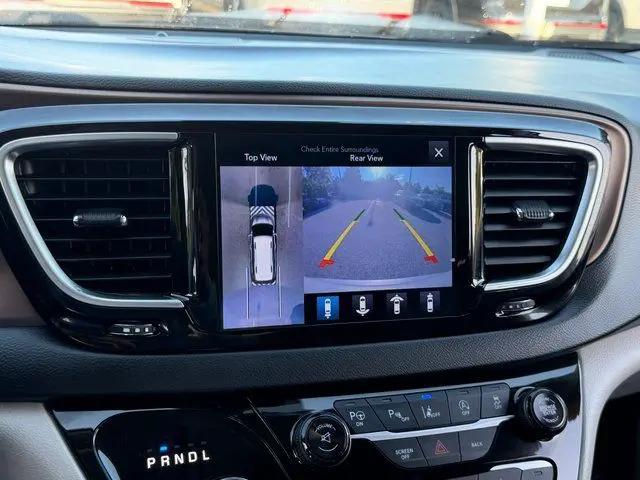 2017 Chrysler Pacifica Touring-L Plus