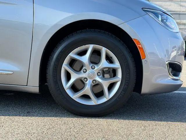 2017 Chrysler Pacifica Touring-L Plus