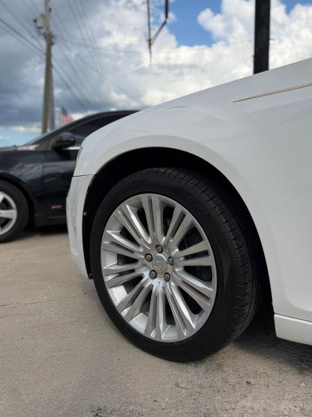 2011 Chrysler 300 300C