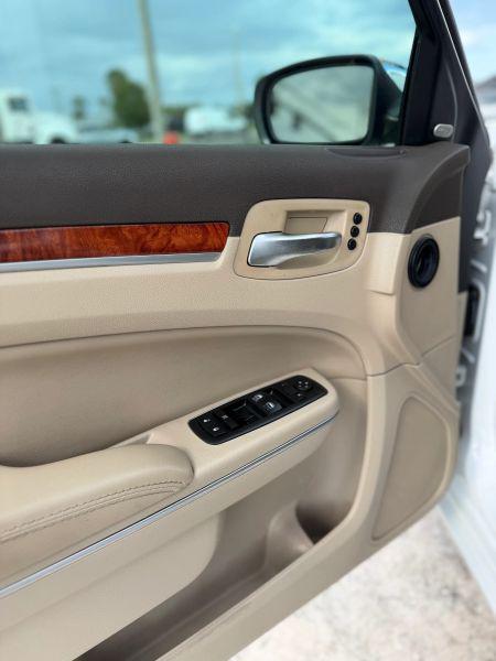 2011 Chrysler 300 300C