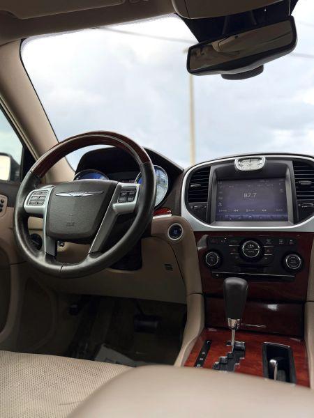 2011 Chrysler 300 300C