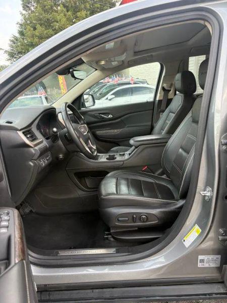 2023 GMC Acadia AWD Denali