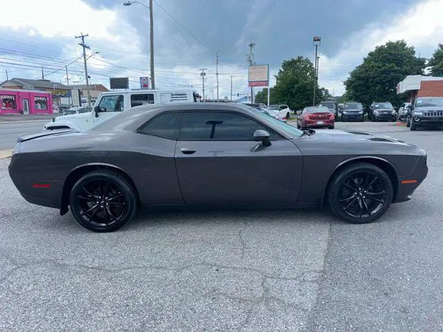 2017 Dodge Challenger SXT Plus
