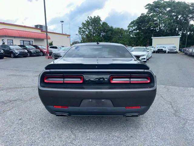 2017 Dodge Challenger SXT Plus