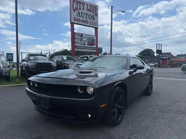 2017 Dodge Challenger SXT Plus