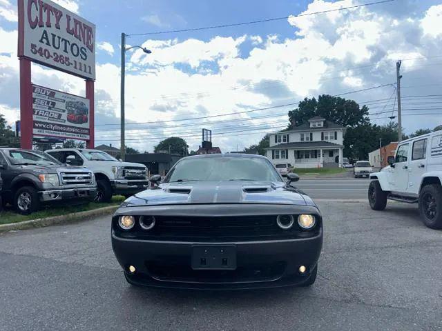 2017 Dodge Challenger SXT Plus